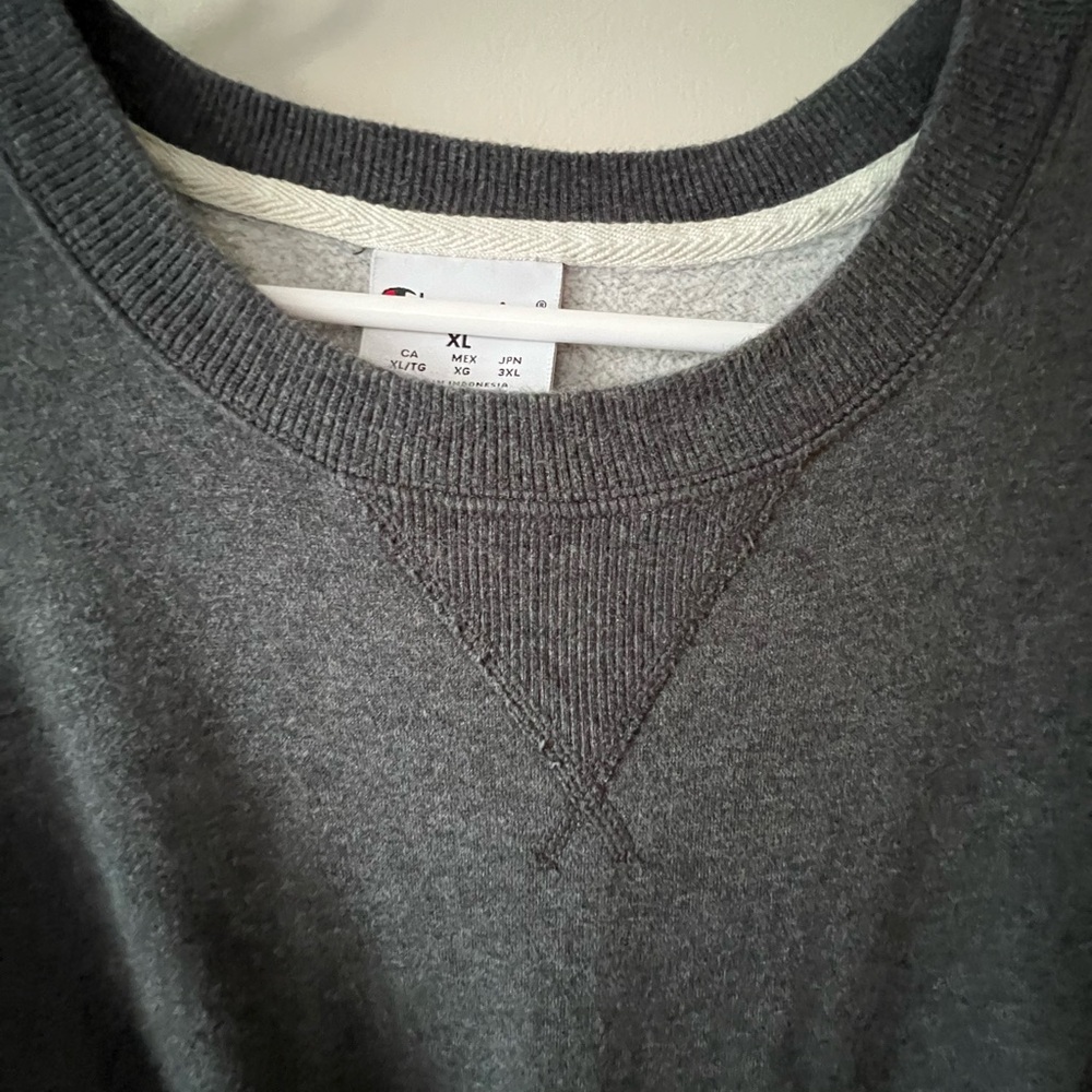 Champions men’s crewneck